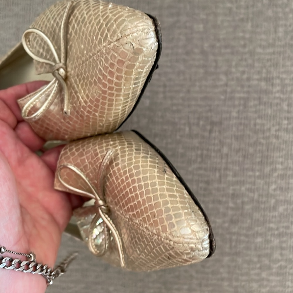 ESCADA vintage kitten heels pearl gold pointy US 7,5 fit best 7 made in Italy - Picture 10 of 11